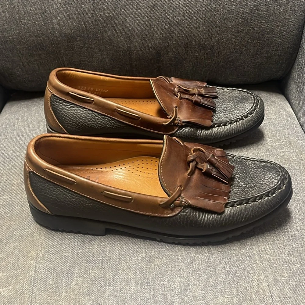 Allen Edmonds Nashua Tassel Loafer in Black & Brown - Picture 5 of 10